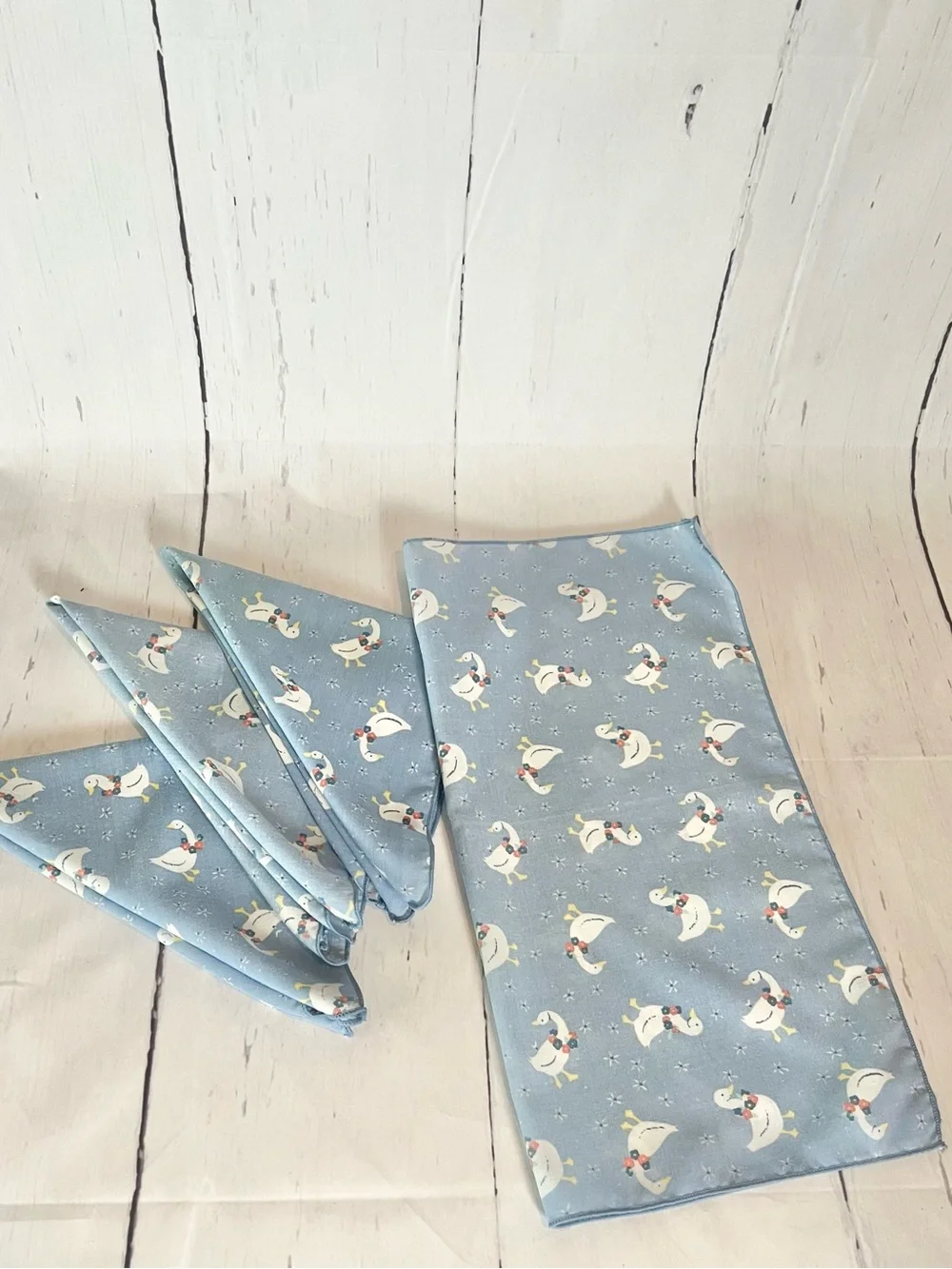 VTG Set of 4 Silly Goose Napkins Blue Whimsical Farmhouse Retro Table Decor